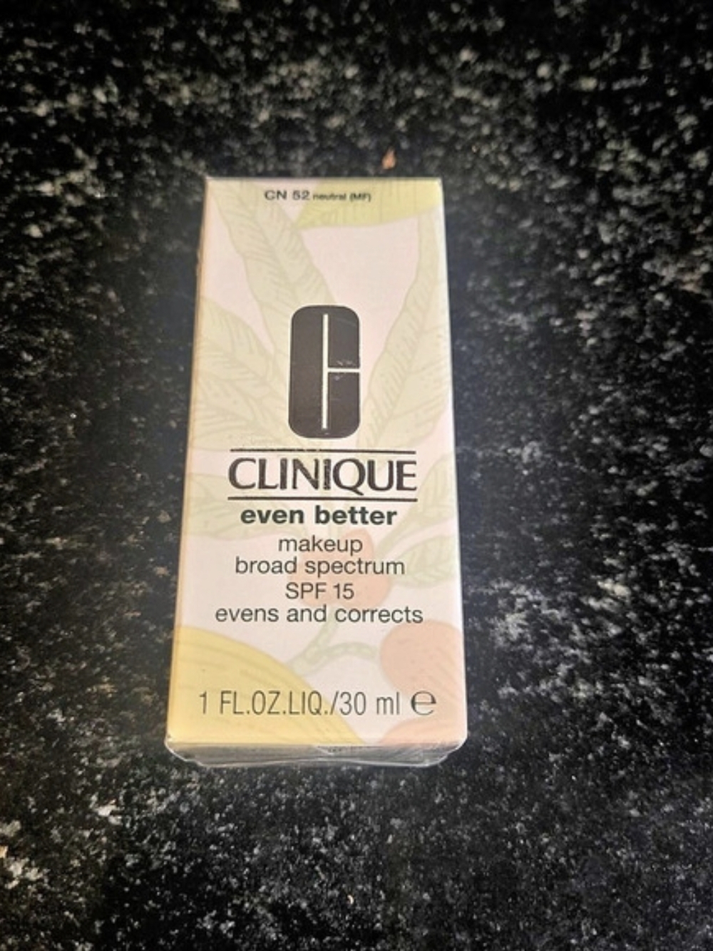 Clinique Even Better Makeup Broad Spectrum SPF 15 CN 52 Neutral Foundation SPF